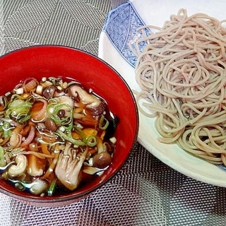 きのことみょうがの冷やしつけ蕎麦